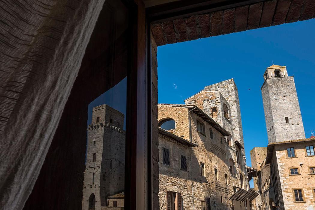 Medieval Palazzo Becci San Gimignano Exteriör bild
